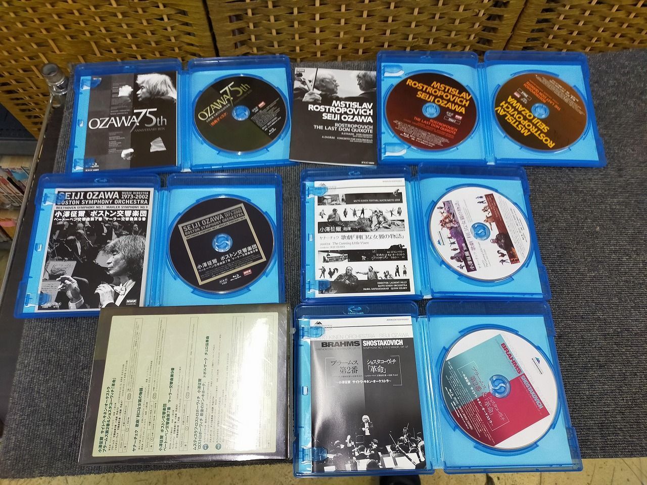 小澤征爾75th Anniversary ブルーレイBOX〈5枚組〉 Amazon.co.jp: 小澤征爾75th Anniversary ブルーレイBOX [Blu-ray