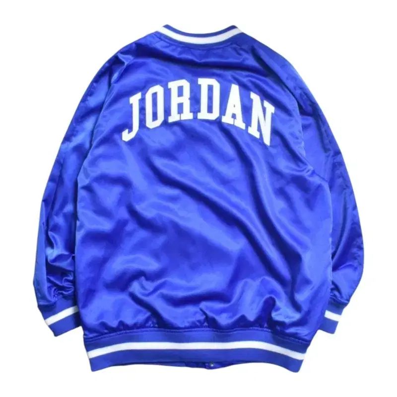 ナイキ ジョーダン サテン スタジャン ジャケット 105