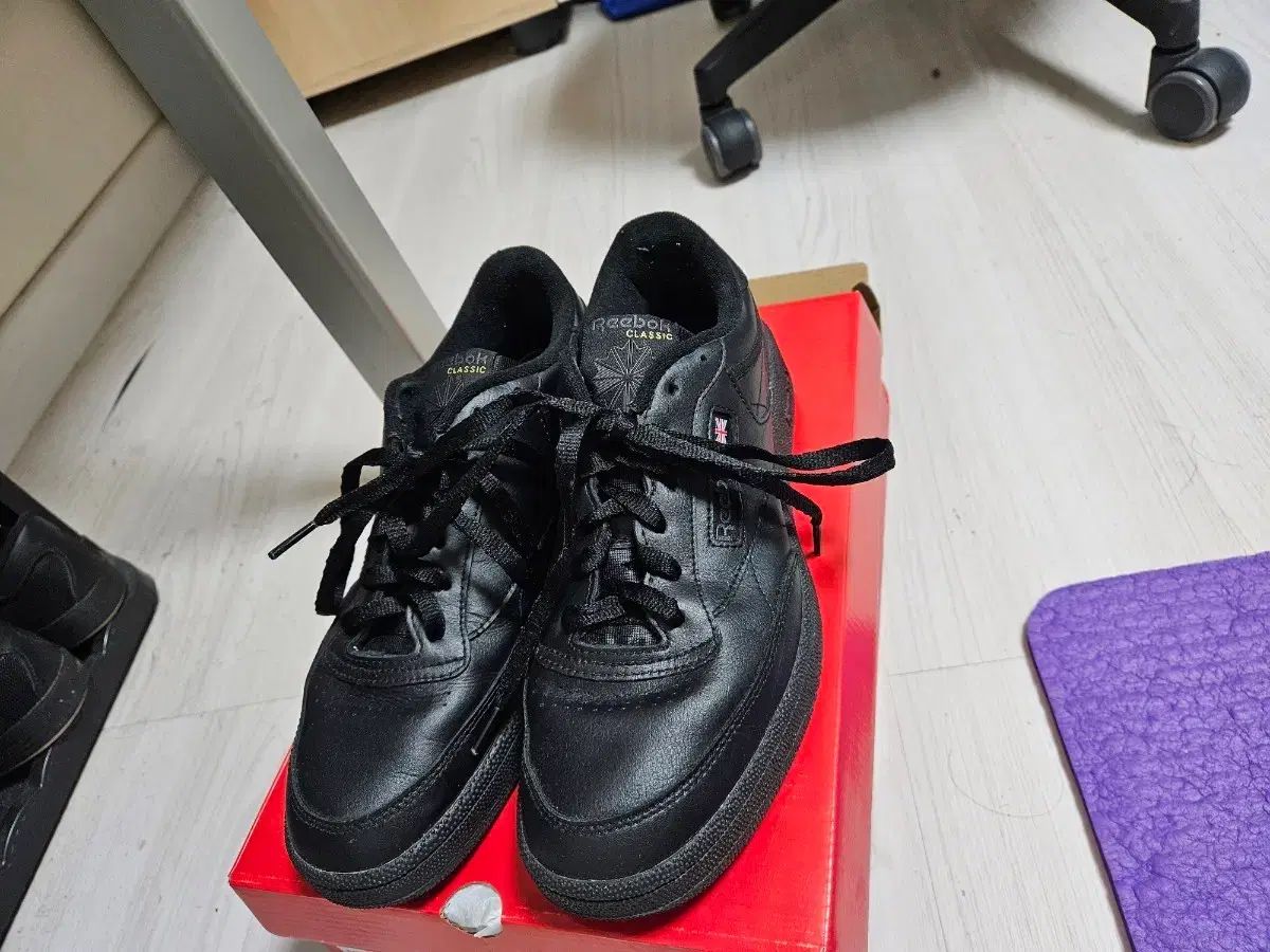 リーボック クラブ c 85 トリプル ブラック チュウジェ 270