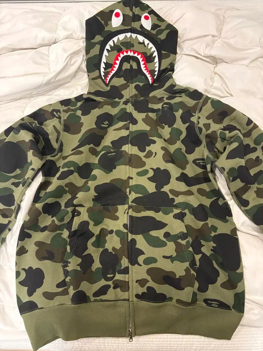 BATHING APE