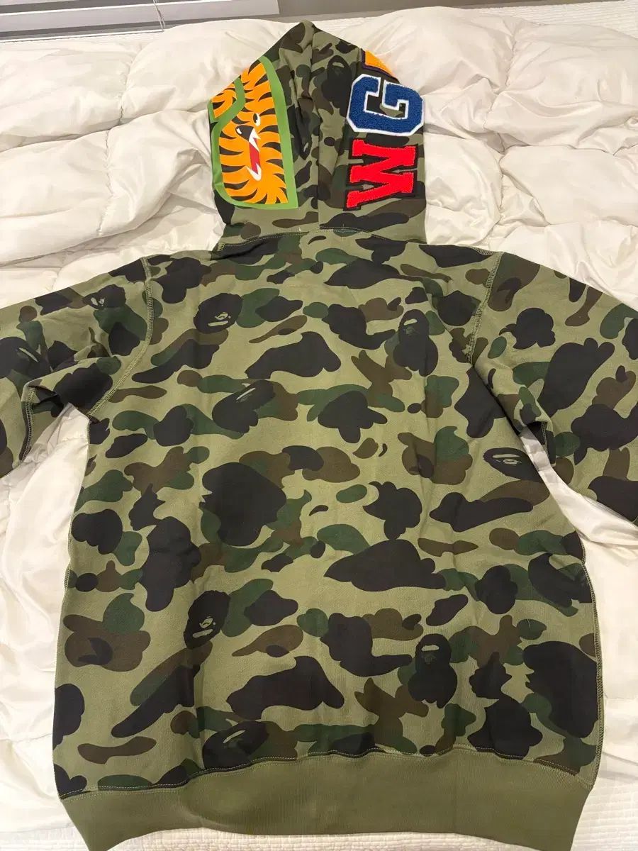 BATHING APE