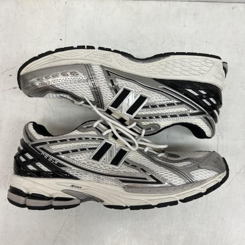 ローカットスニーカー