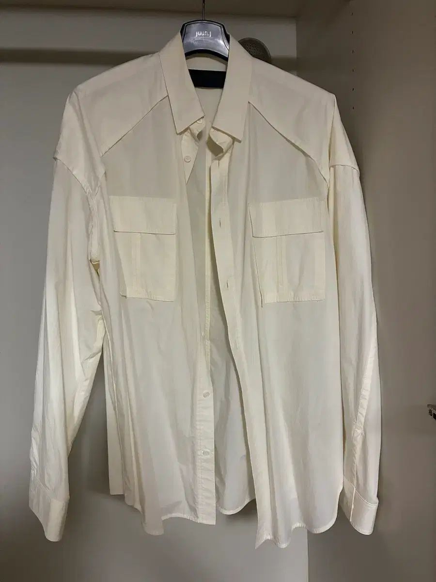ジュンジェイ アイボリー パイピング ディテール シャツ 46