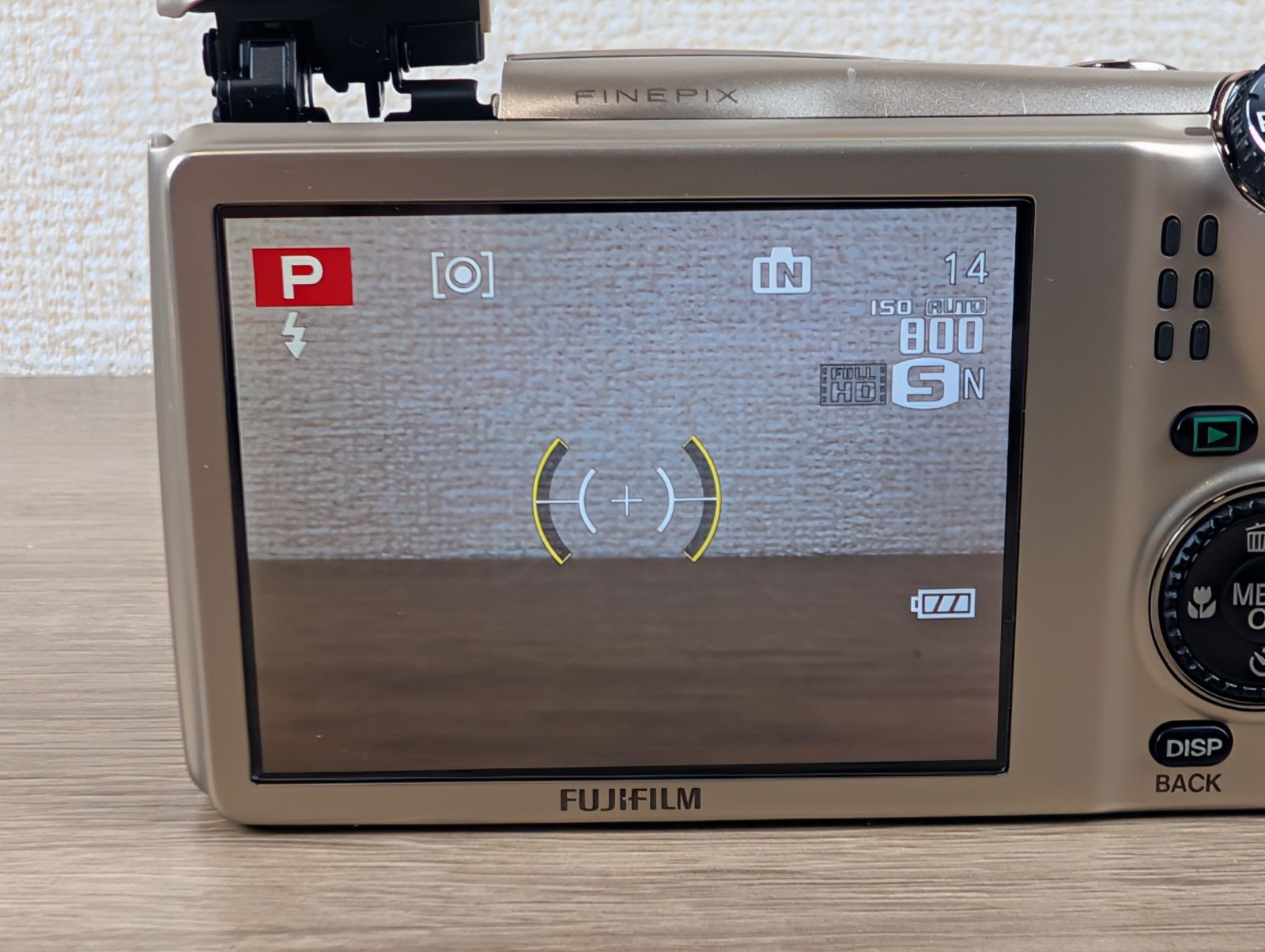 FUJIFILM FINEPIX F1000EXR ゴールド ジャンク品 FUJIFILM FINEPIX F1000EXR ゴールド ジャンク品 FUJIFILM FINEPIX