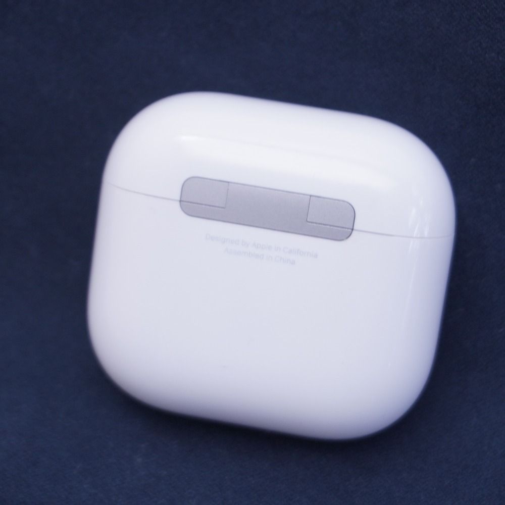 工場 Apple オーディオ機器 AirPods 4 アクティブノイズキャンセリング
