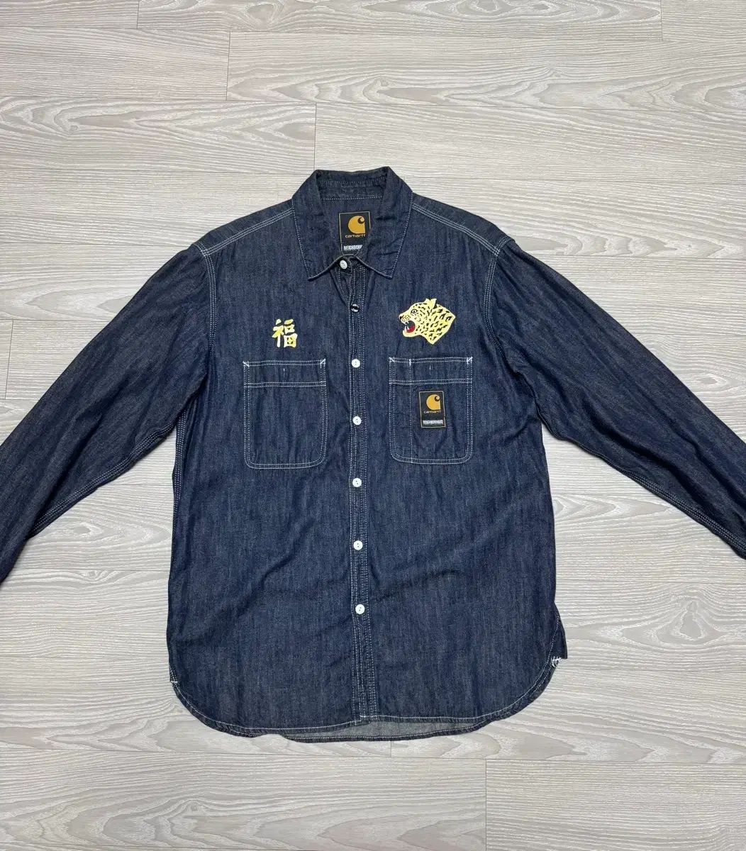 カーハート ネイバーフッド シャツ