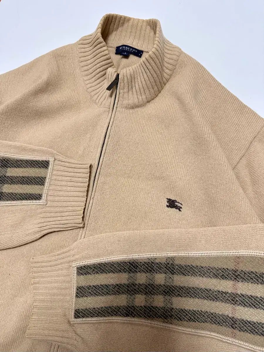 バーバリー エルボーパッチ ベージュ ニット ジップアップ 工場