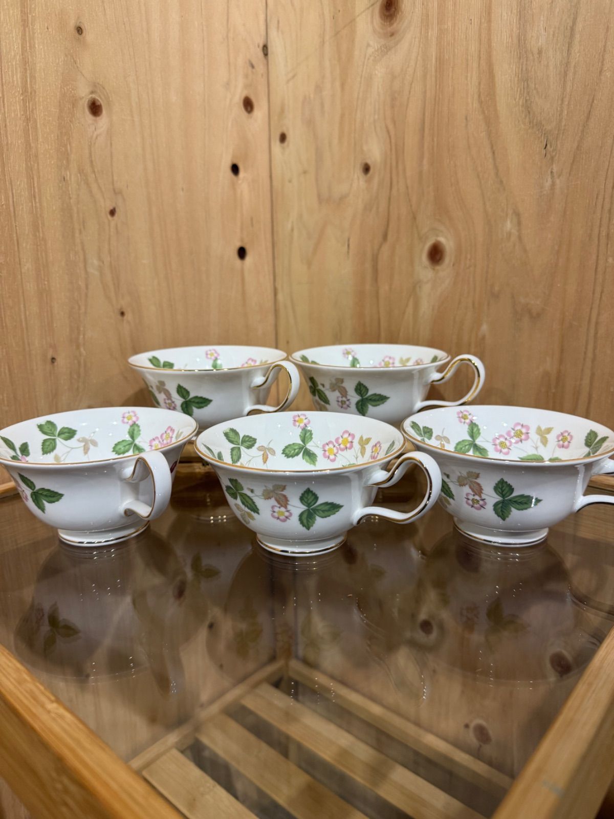 ワイルドストロベリー ティーセット