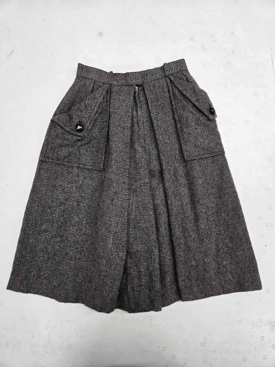 ディオール ヘリンボーン プリーツ ミディ スカート