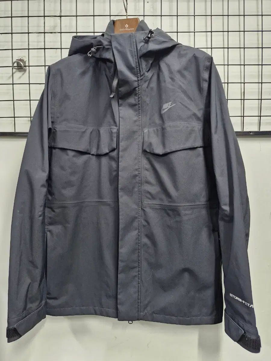 105 XL NIKE ストームフィット ADV M 65 シェル ウィンドブレーカー ジャケット