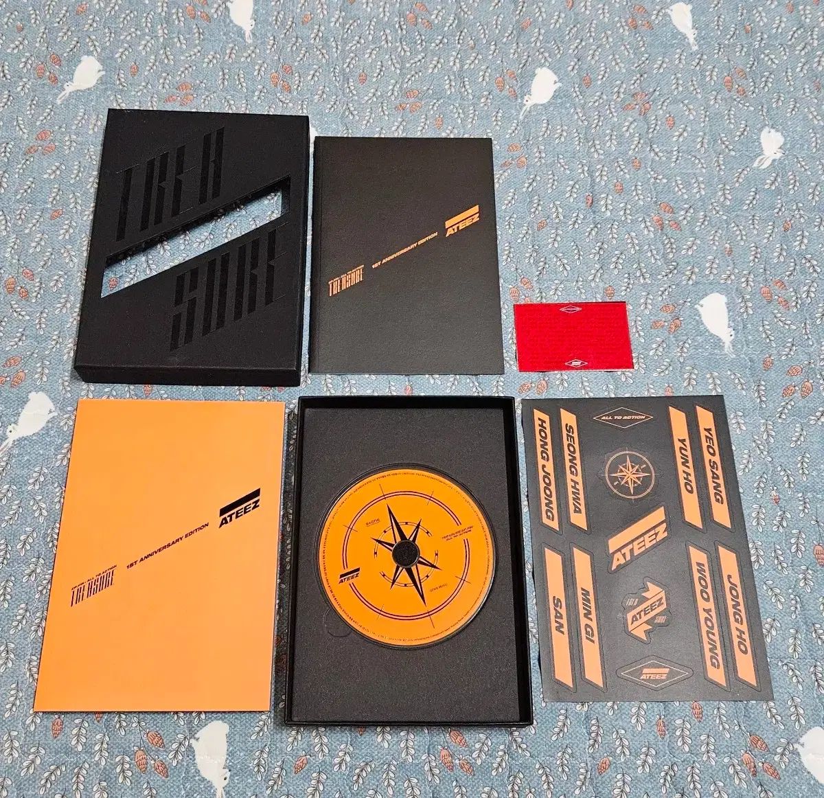 ATEEZ（エイティーズ・アチズ） コレクション 1周年 アルバム 出品