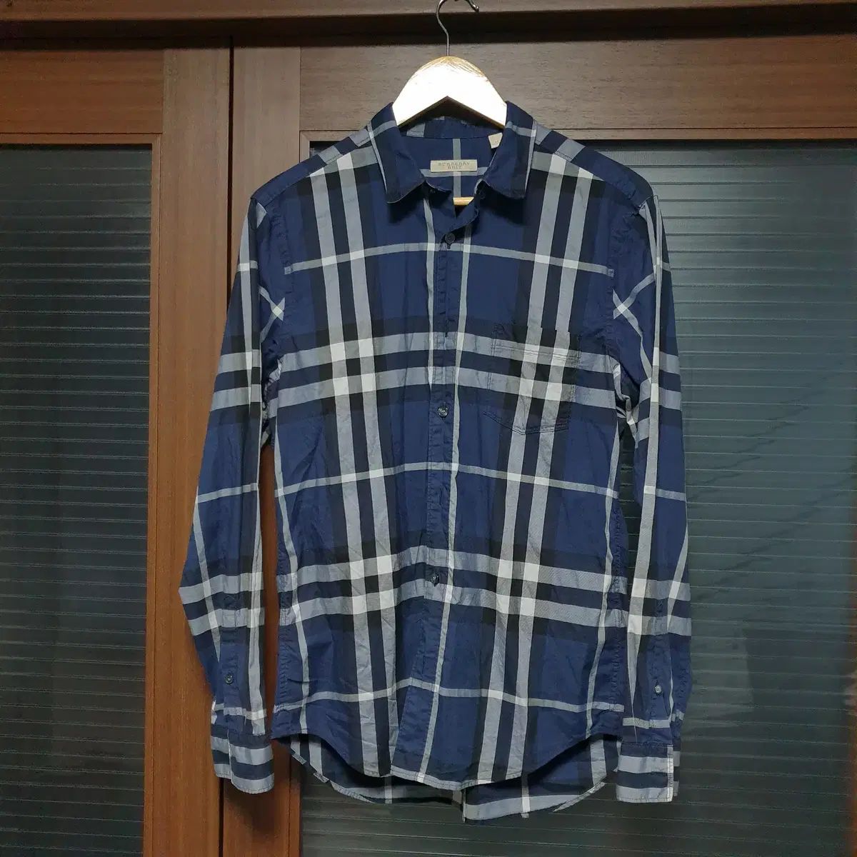 バーバリーブリット ボタンダウン チェックパターン カジュアル シャツ Mサイズ 韓国 103