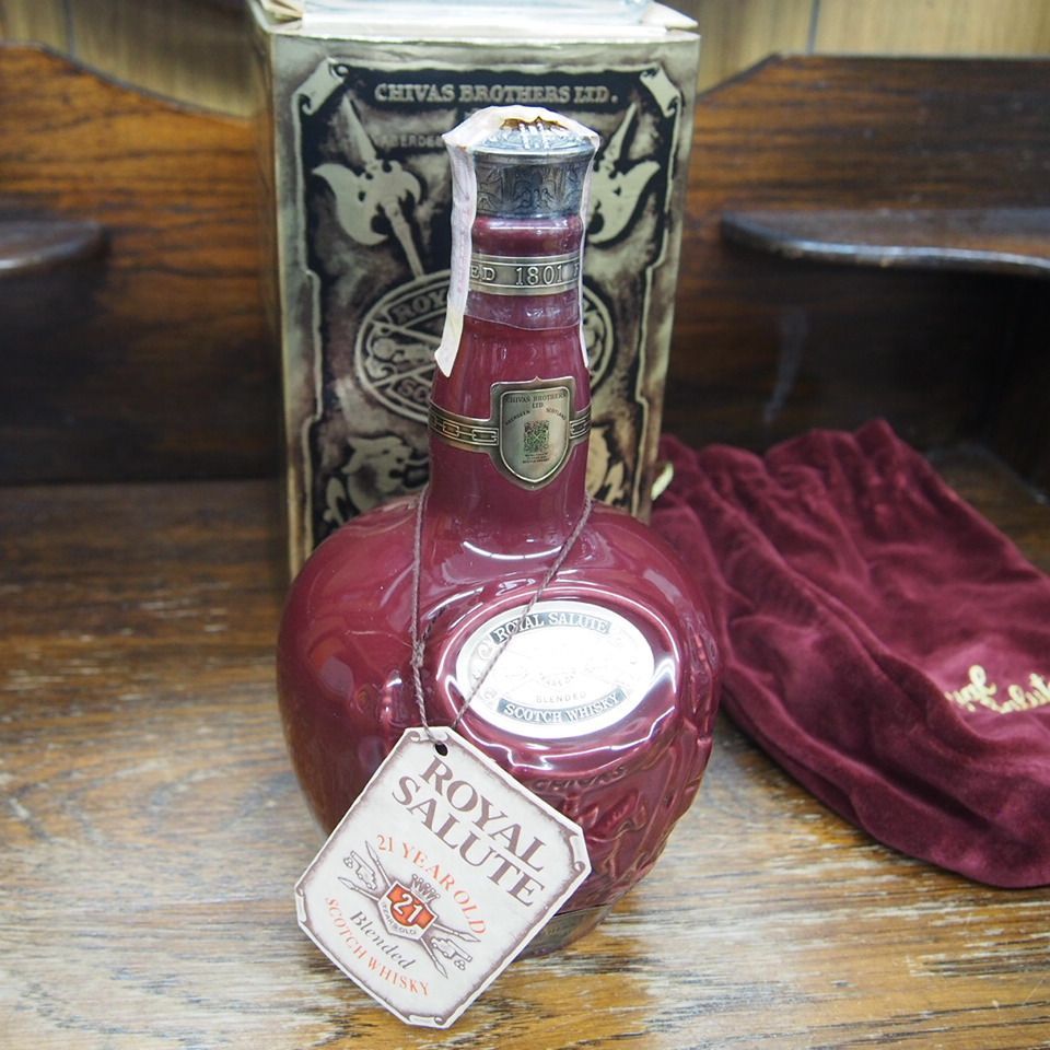 【未開栓】ロイヤルサルート21年 赤 700ml 陶器ボトル 楽天市場】【未開栓】ROYAL SALUTE ロイヤルサルート21年 陶器ボトル