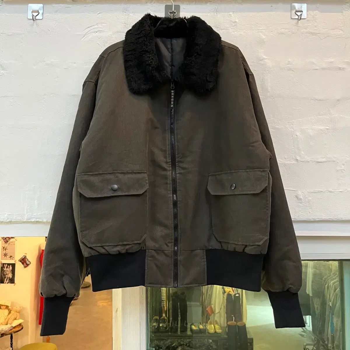 Dragon ファー カラ ブルゾン ジャケット カーキ XL