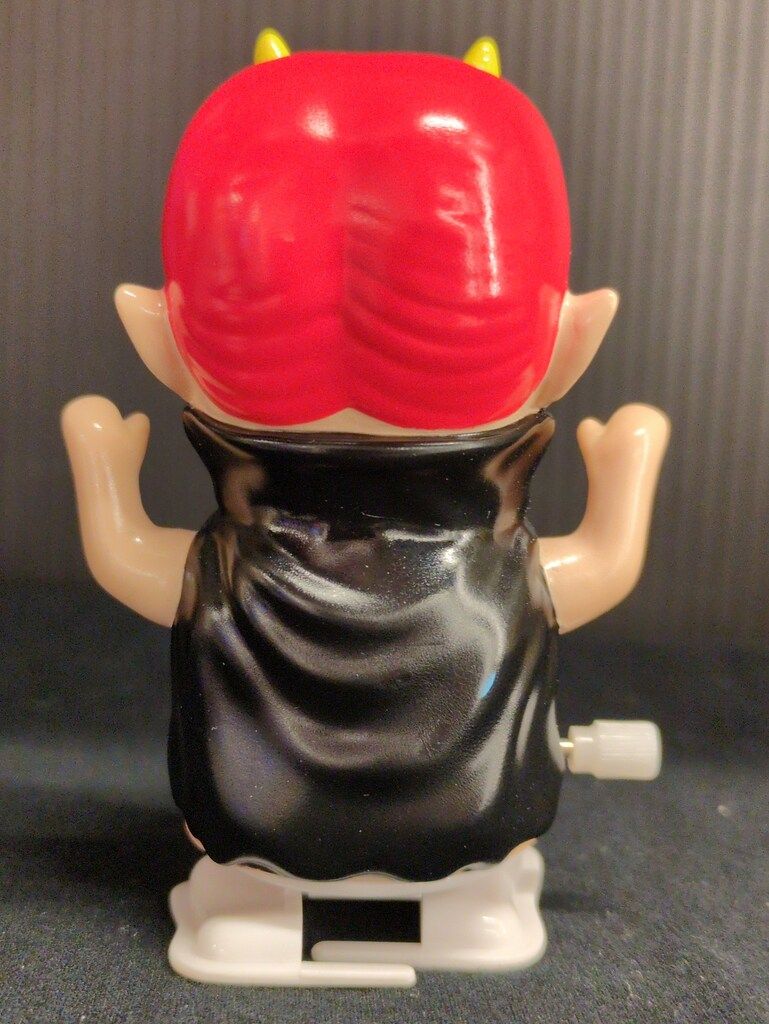 BLACKPEARLS ドコドコ ゼンマイ式 ソフビ人形 HAPY - メルカリ