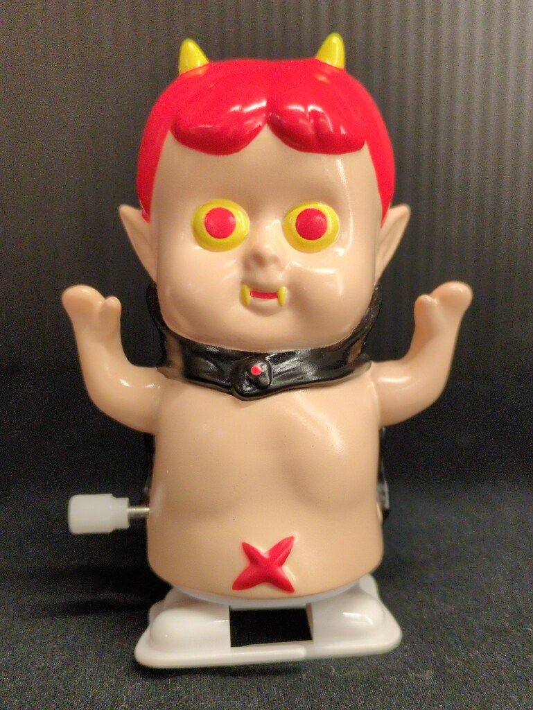 BLACKPEARLS ドコドコ ゼンマイ式 ソフビ人形 HAPY - メルカリ