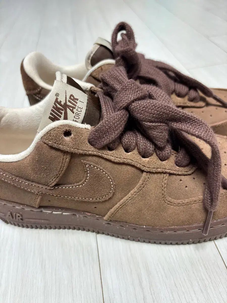 ナイキ エアフォース カカオワウ 240