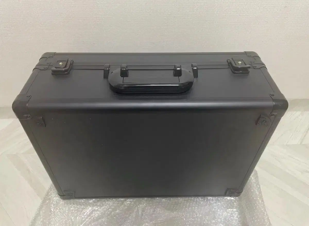 スポーツカード、ポケモンカード等の等級カード収納用 4連バッグ