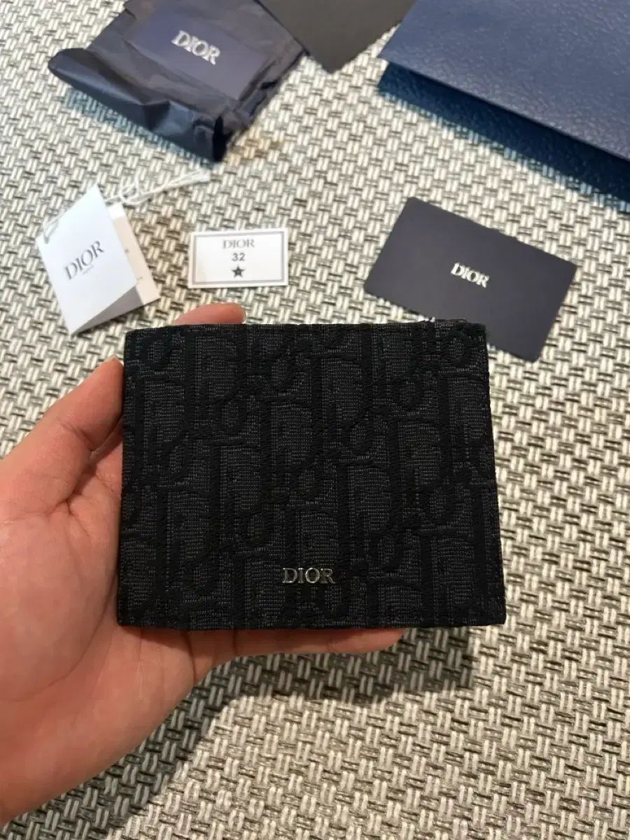 新モデル Dior オブリーク 二つ折り財布 ブラック