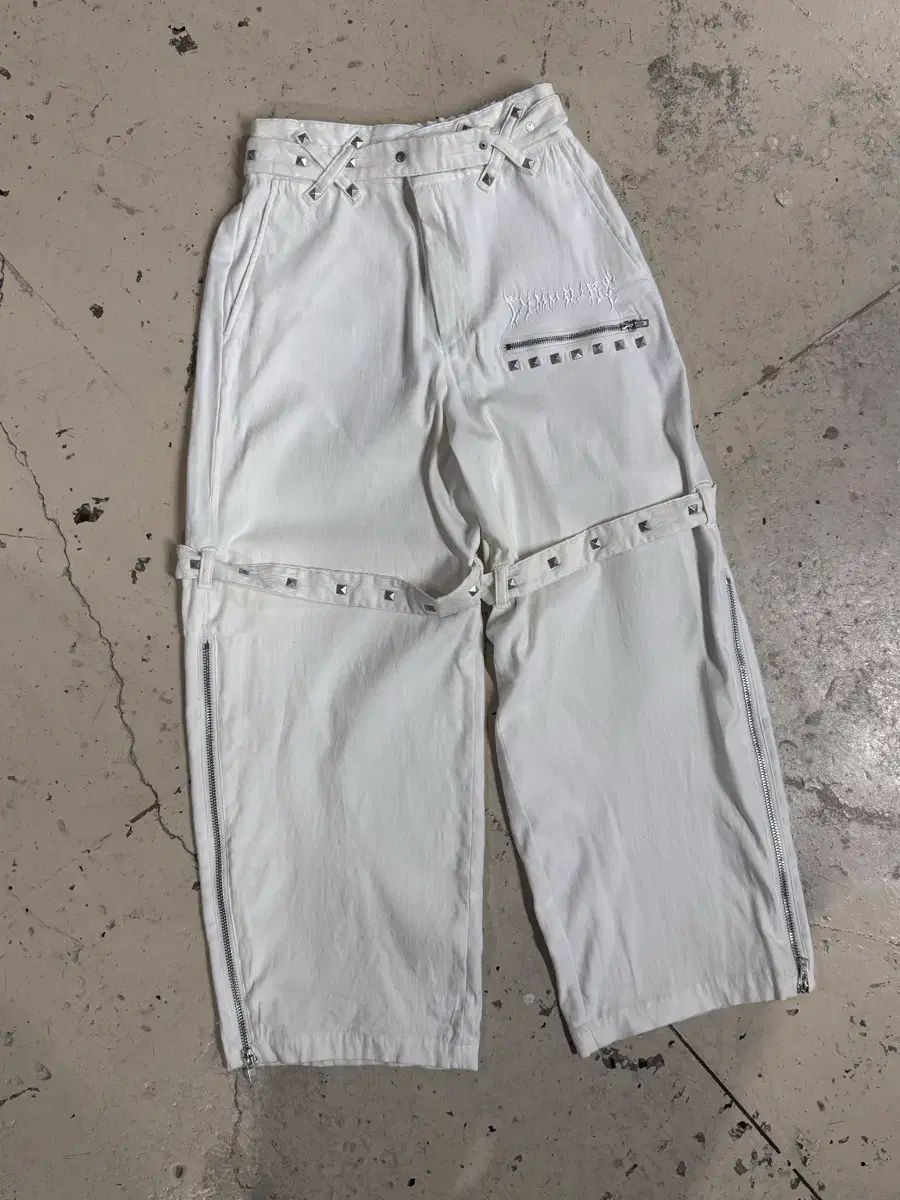 Dim Morie バックル ベルト 白 パンツ