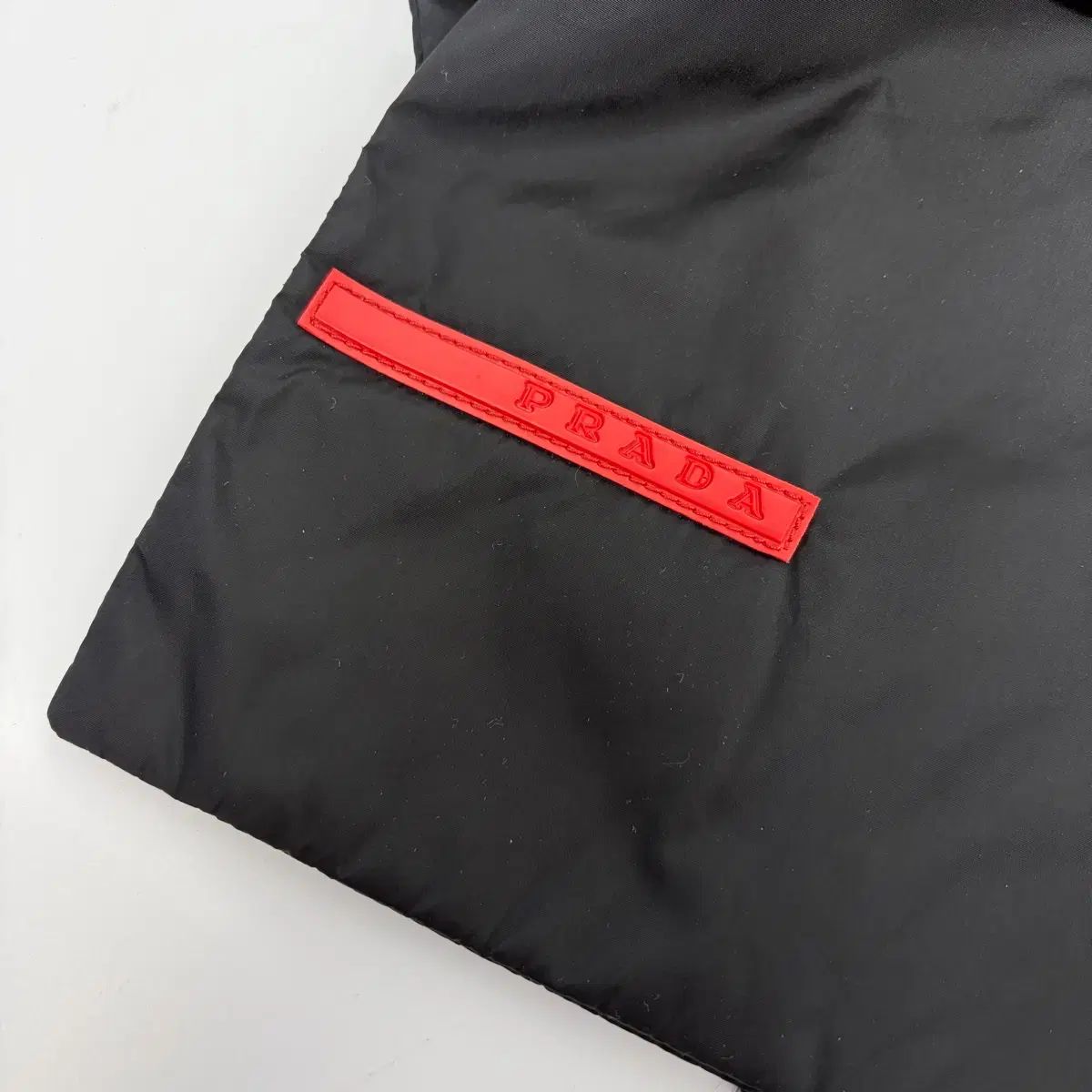 プラダ スポーツ ナイロン マフラー ストール