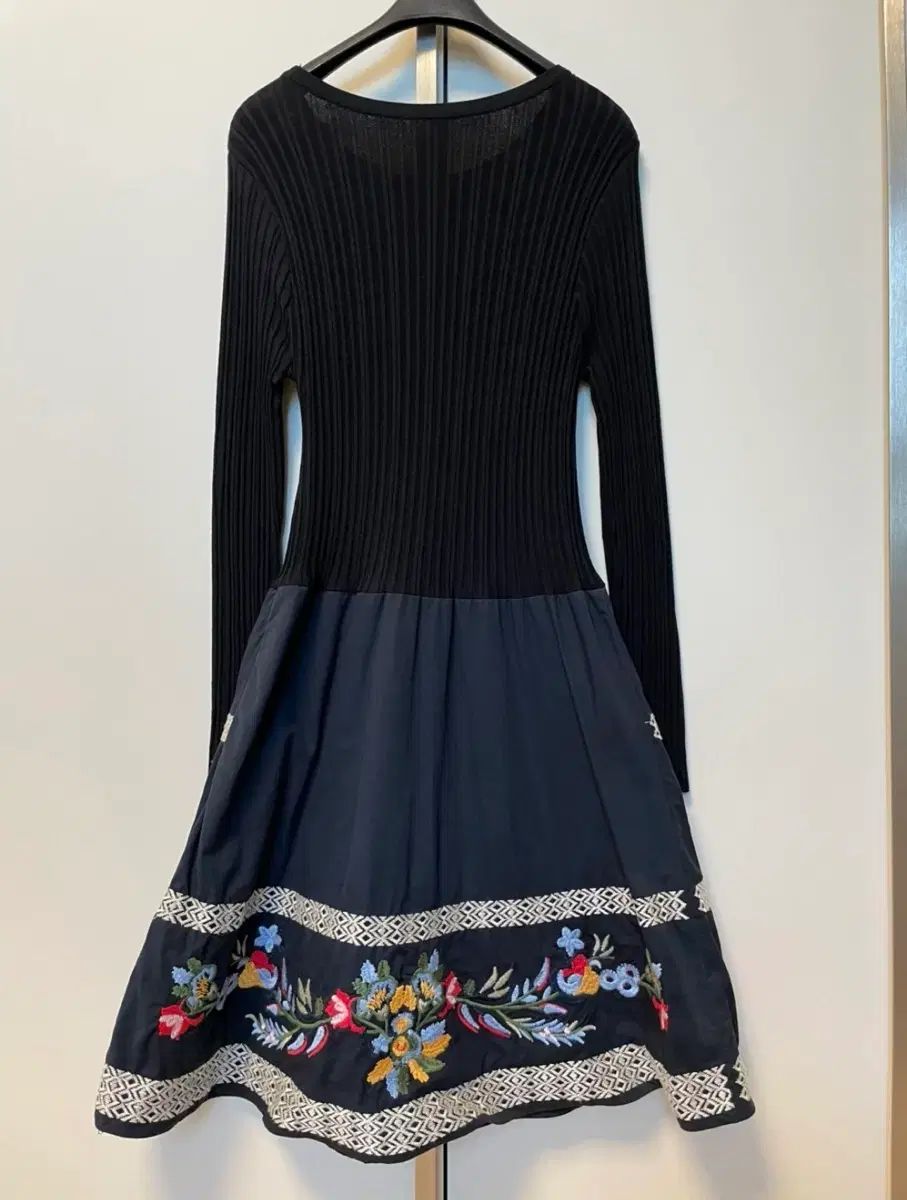  刺繍装飾 Aライン ONE PIECE 長袖 七分袖 ミニワンピース