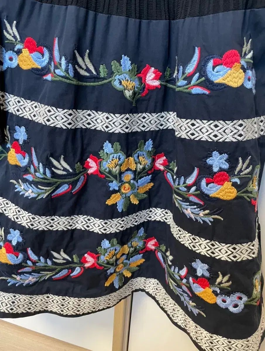 刺繍装飾 Aライン ONE PIECE