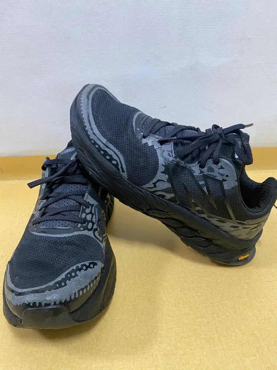  ニュー ンス フレッシュフォーム イエロ V 8 GORE-TEX 265 スニーカー 靴