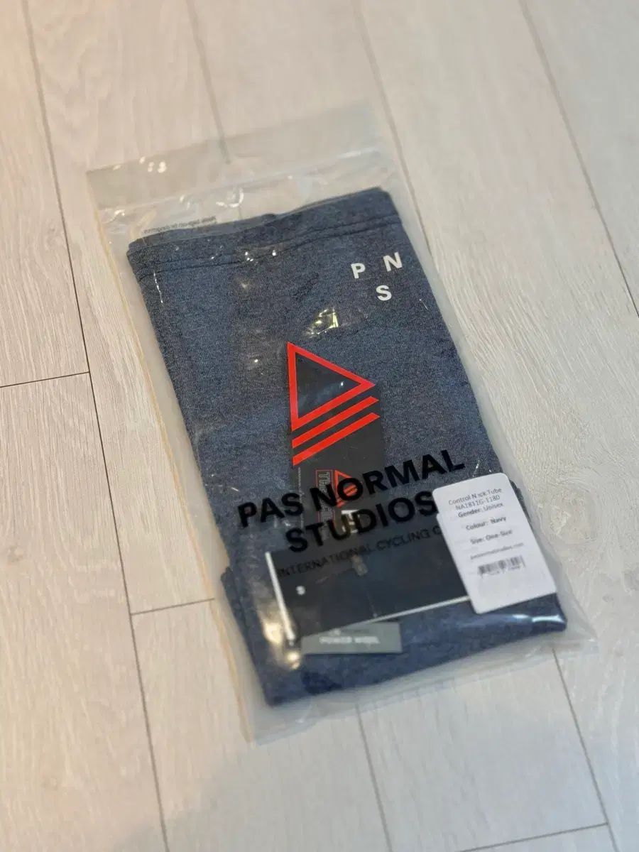 Pas Normal Studios ネイビー ネック チューブ