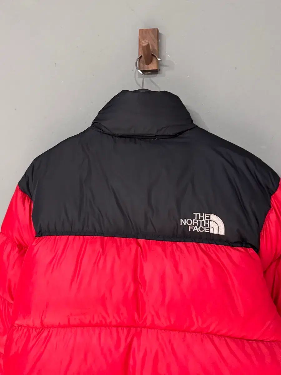 ベスト THE NORTH FACE ザノースフェイス 700 レッド ヌプシ ダウン