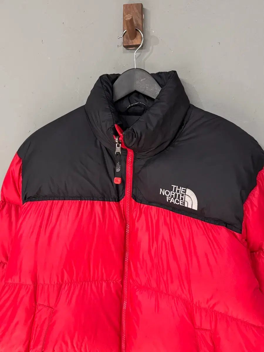 ザノースフェイス　700フィル　ヌプシ　ダウンジャケット　レッド　メンズS ベスト THE NORTH FACE ザノースフェイス 700 レッド ヌプシ ダウン
