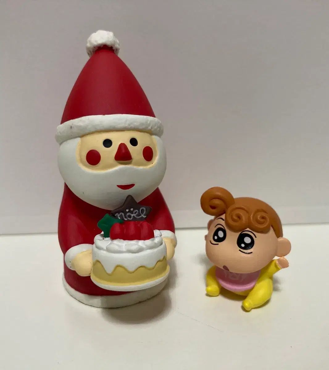 (正規品) デコレ クリスマス ケーキ サンタ & クレヨンしんちゃん リーメント 짱아 フィギュア