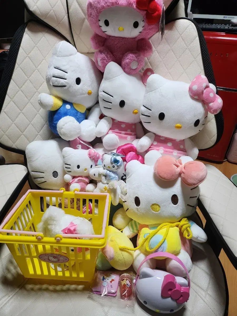 ハローキティ ぬいぐるみ 卸売 ぬいぐるみ 多数 出品 Amazon.co.jp