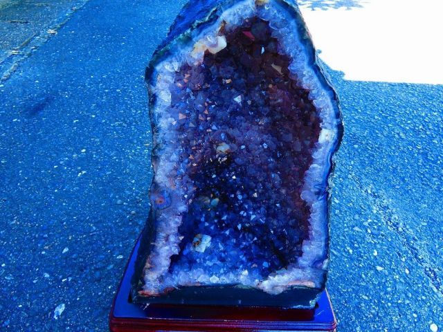 ウルグアイ産☆濃い濃い天然水晶宝石☆アメジストドーム超強パワー☆超