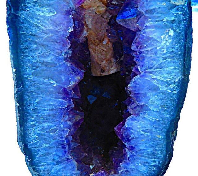 ウルグアイ産☆濃い濃い☆天然水晶宝石☆アメジストドーム超強パワー