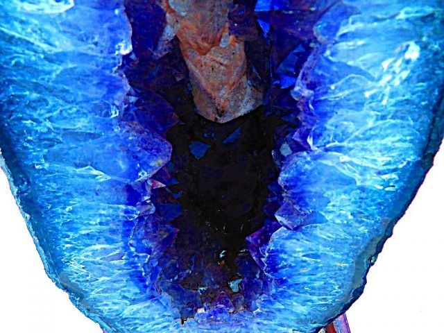 ウルグアイ産☆濃い濃い☆天然水晶宝石☆アメジストドーム超強パワー