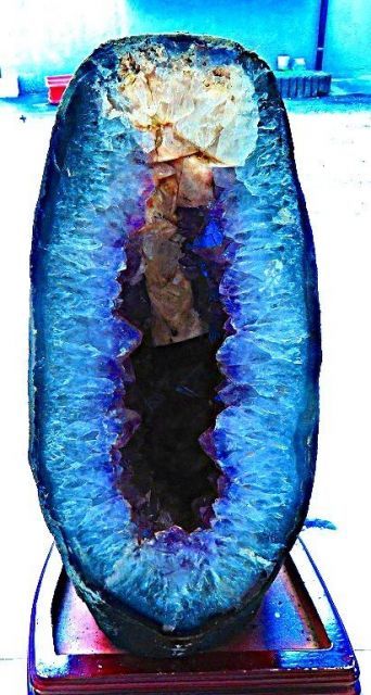 ウルグアイ産☆濃い濃い☆天然水晶宝石☆アメジストドーム超強パワー