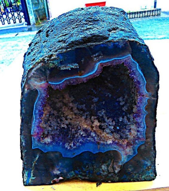 ウルグアイ産☆濃い濃い☆天然水晶宝石☆アメジストドーム超強パワー