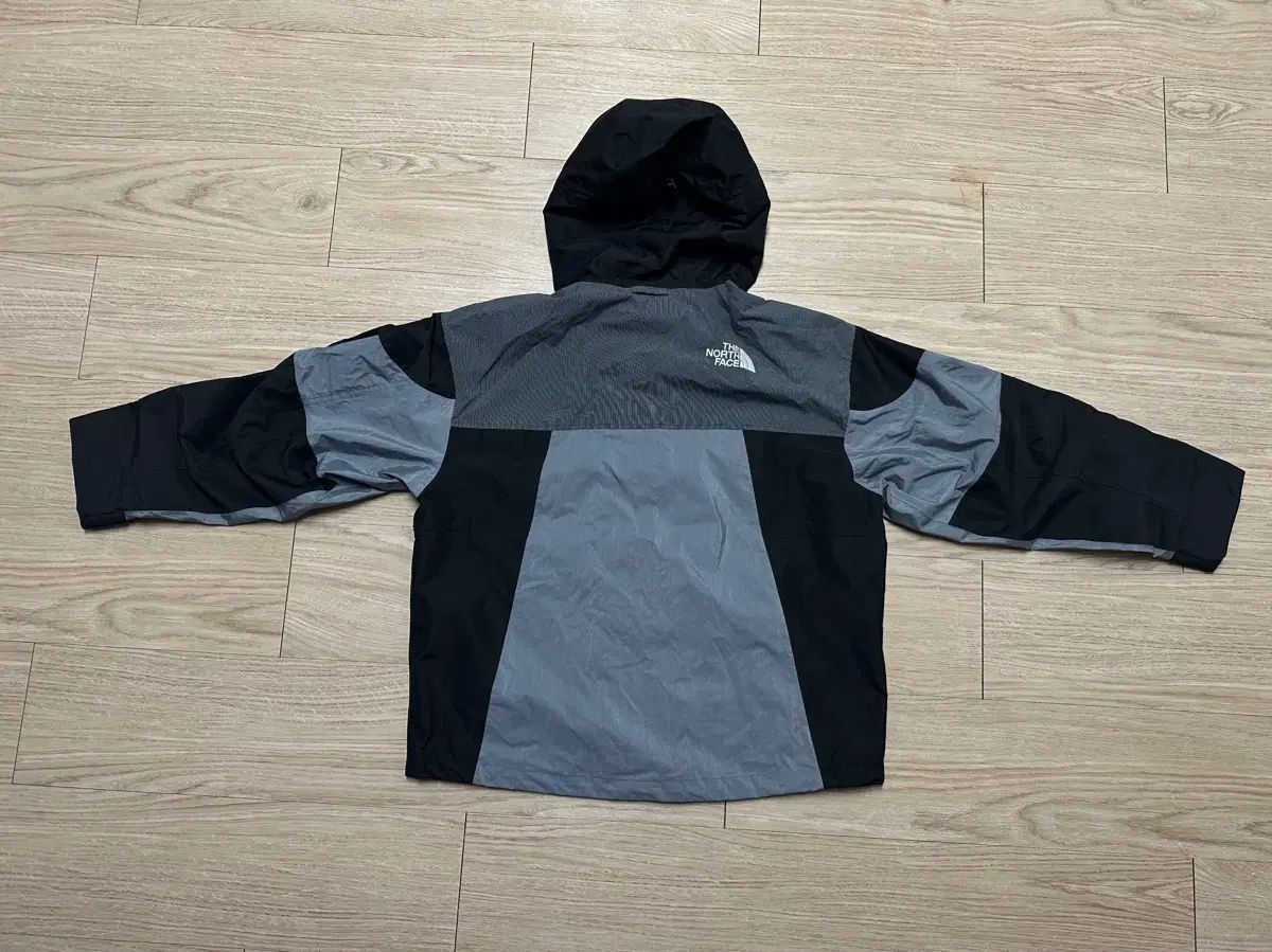 THE NORTH FACE ザノースフェイス LINE X グレー ウィンドブレーカー 95 M