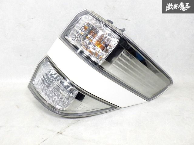 ヴェルファイア ANH20W 右側　新品テールランプ81580-58140 ヴェルファイア ANH20W 右側 新品テールランプ81580-58140