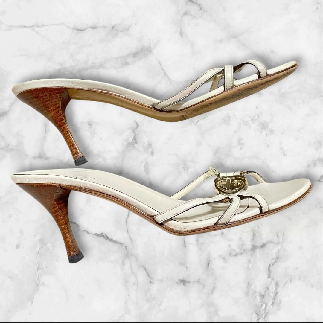 GUCCI グッチ GGロゴ サンダル ミュール 6B ホワイト ヒール - メルカリ