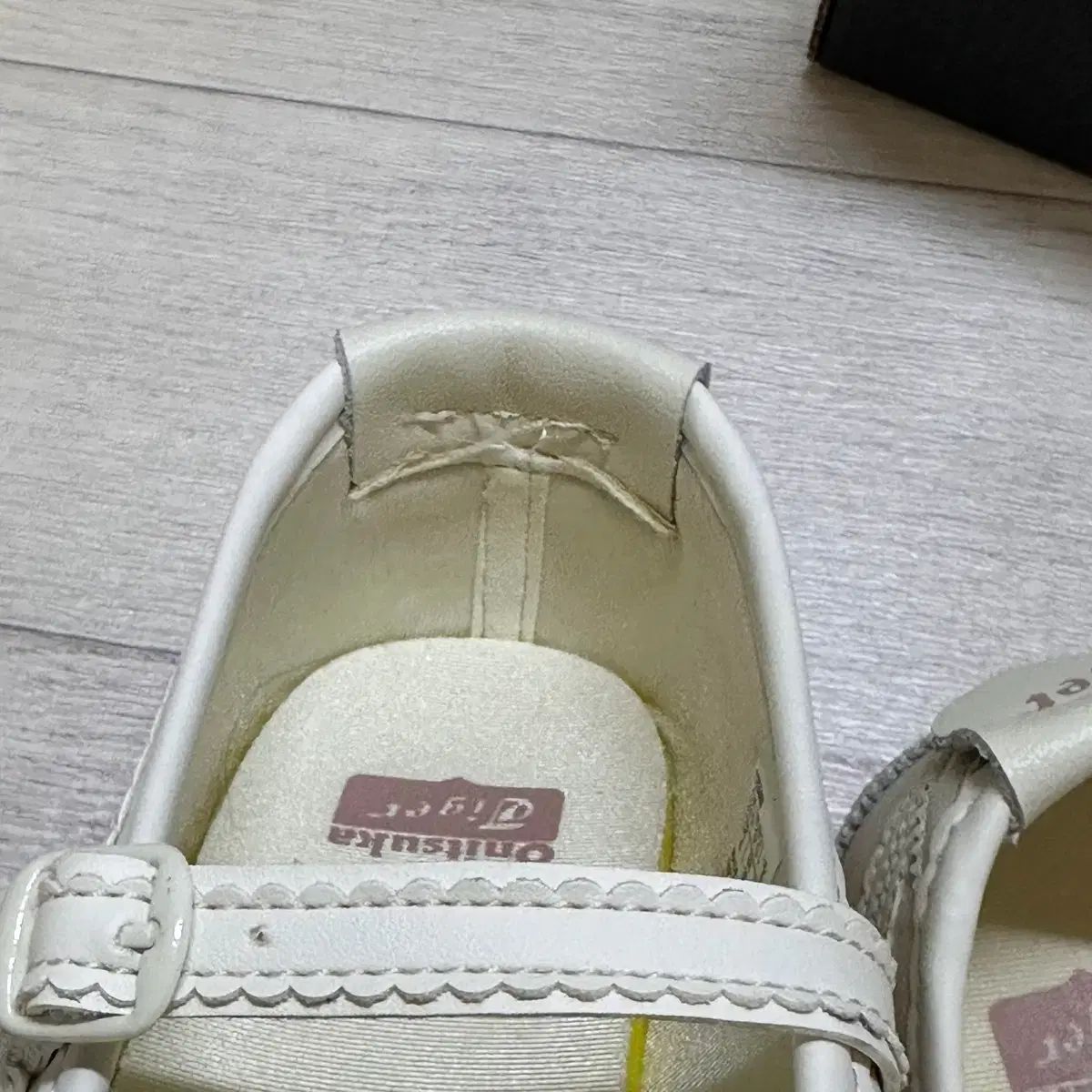 オニツカタイガー メリージェーン セール アイボリー 235 2025年最新