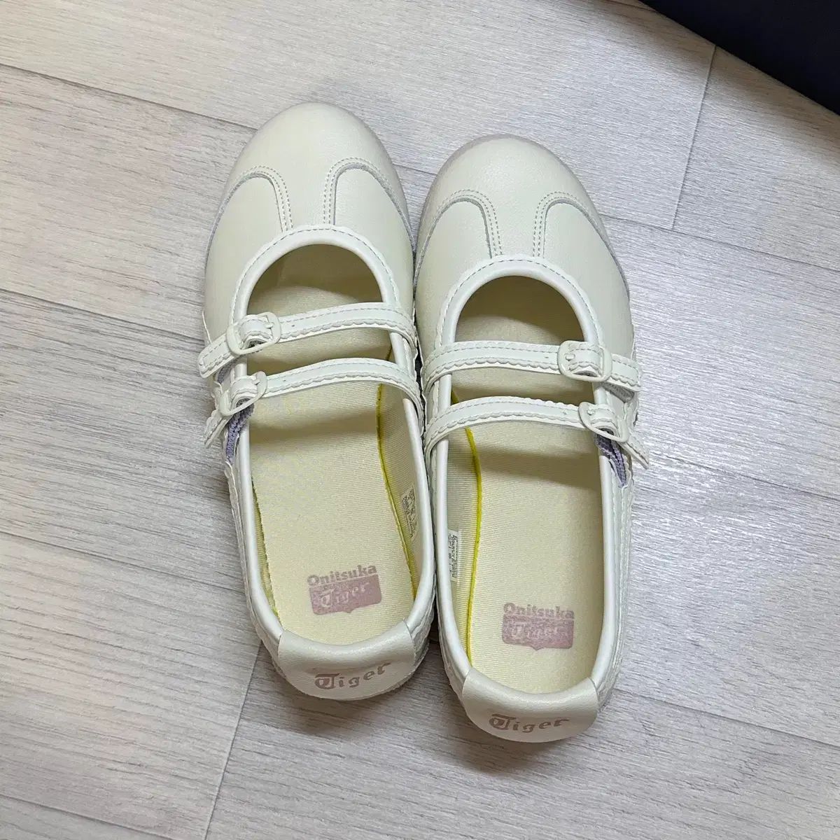 オニツカタイガー 購入 メリージェーン アイボリー 235 MEXICO 66 TGRS