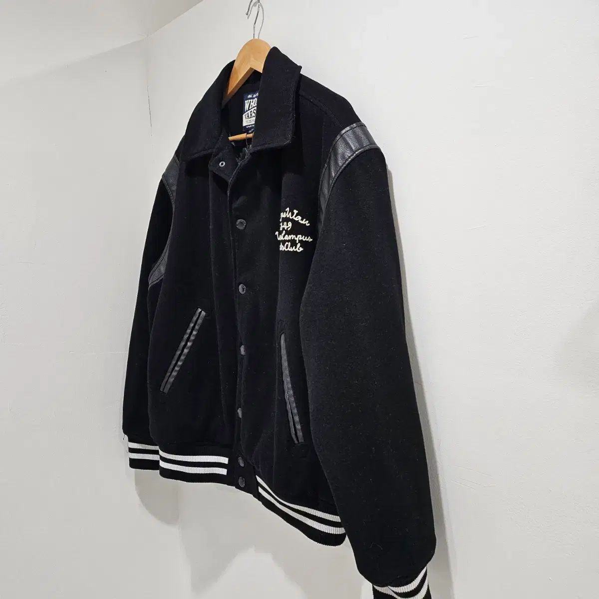 WHO A U スタジャン ブラック シティ 野球 アウター XL - メルカリ