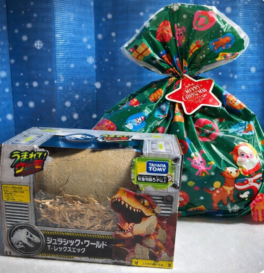 ジュラシック・ワールド うまれて！ウーモ T-レックスエッグ