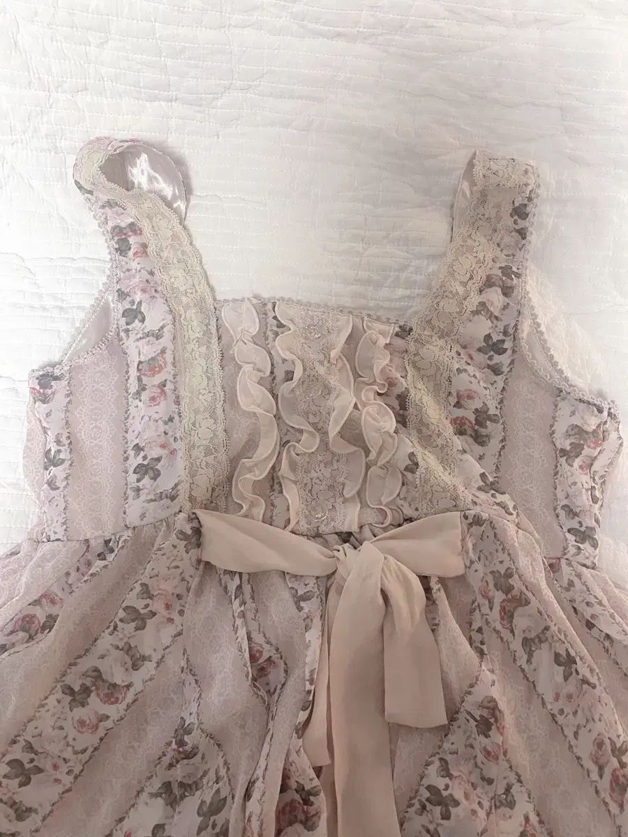 アクシーズファム 小売 ヴィンテージ ラテギャル ワンピース リズリサ