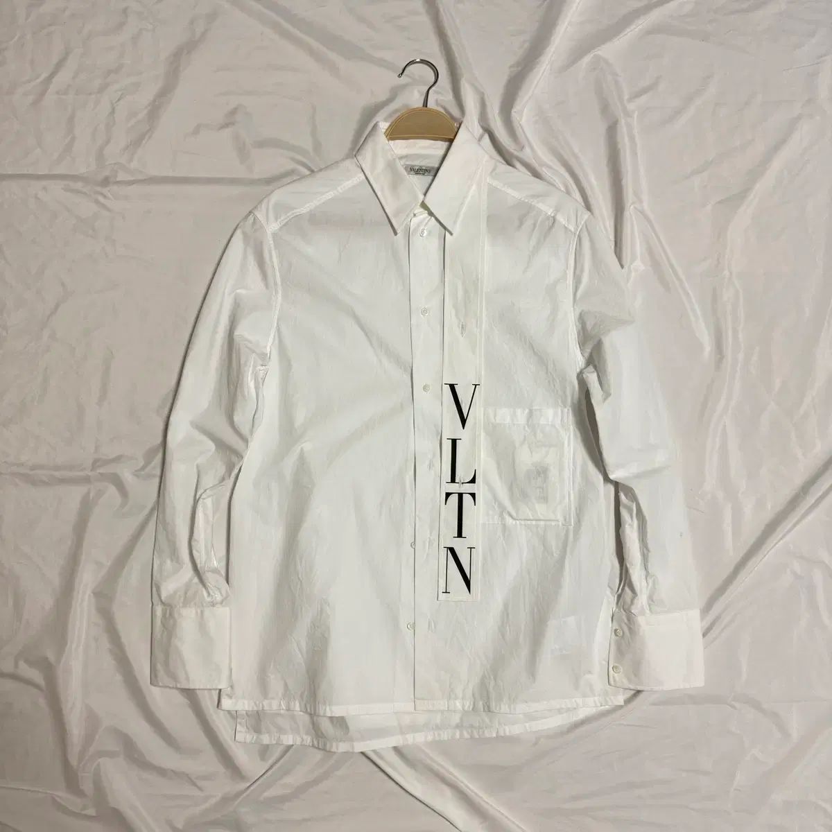 39 ヴァレンティノ 白 シャツ
