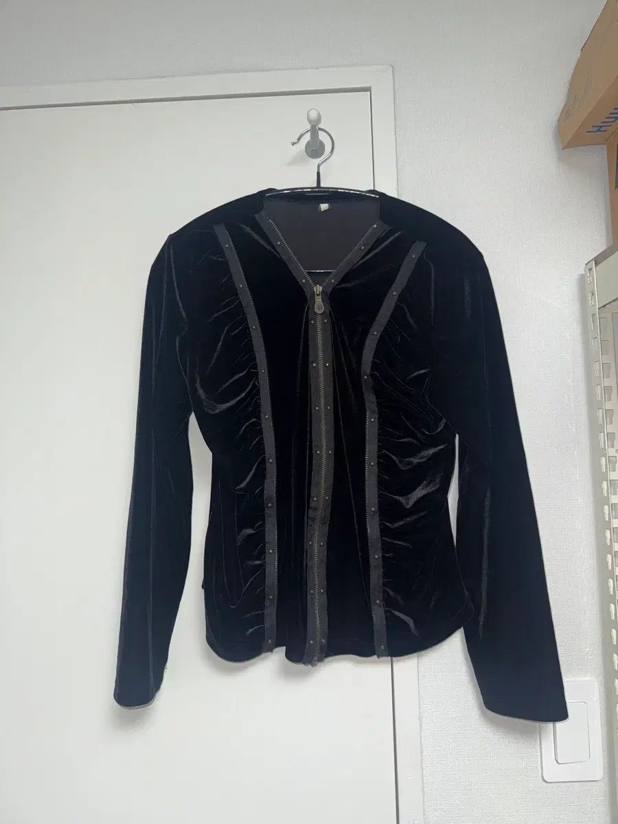 ブラックベルベットジップアップジャケット ヴィンテージ ブラック ツアーベルベット ジップアップ - メルカリ