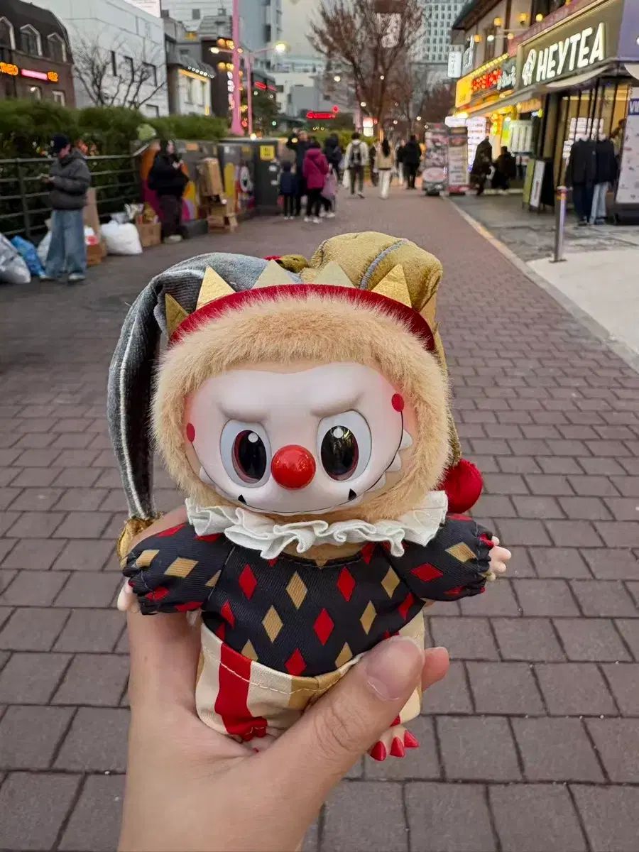 POP MART(ポップマート) why so serious Labubu(ラブブ） シークレット