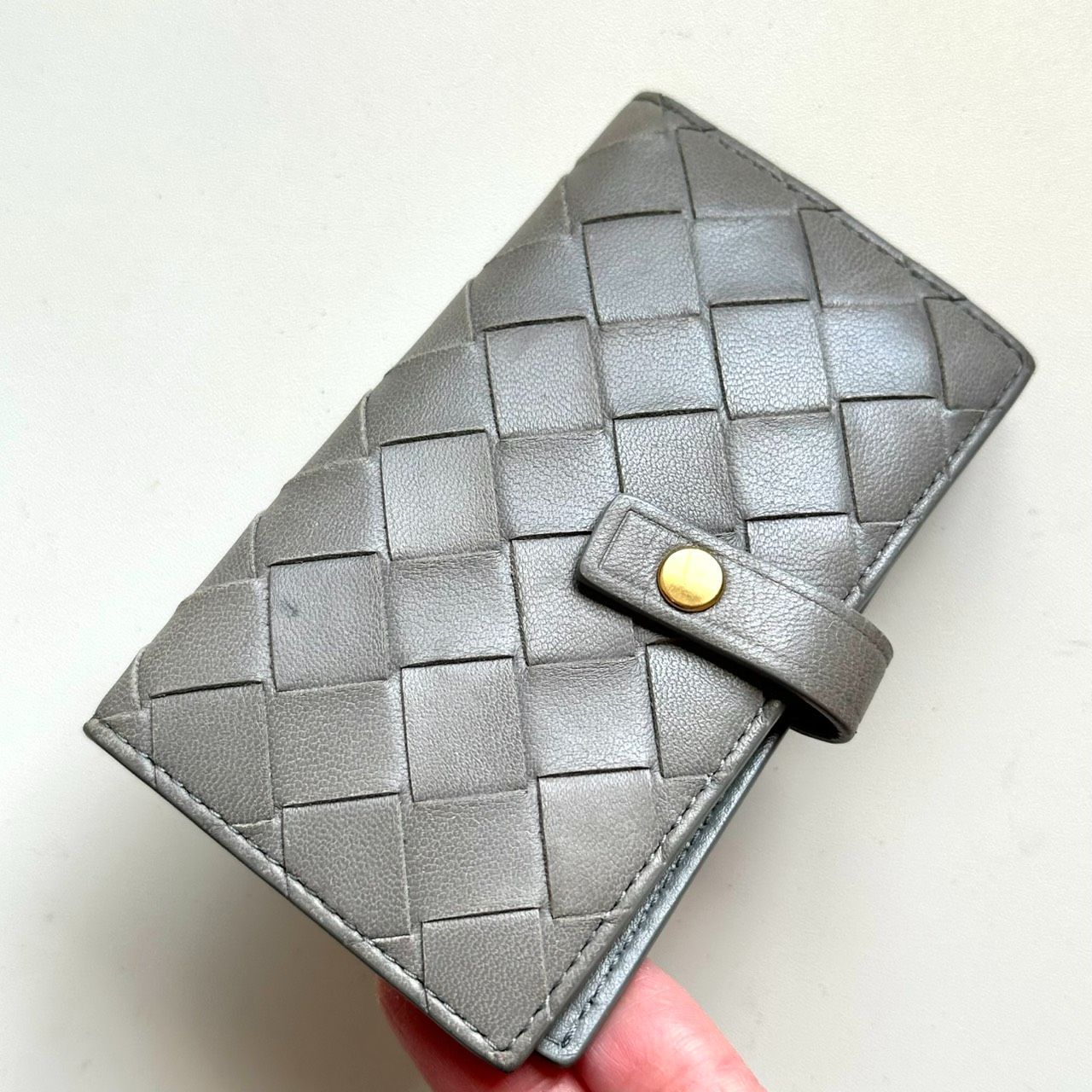 新品未使用Bottega Venetaヴォッテガヴェネタ　キーケース　グレージュ ボッテガヴェネタ BOTTEGA VENETA キーケース イントレチャート グレー